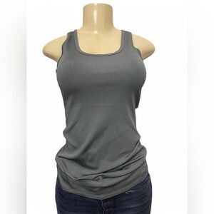Under Armour Gray Fitted Sleeveless Tank Top